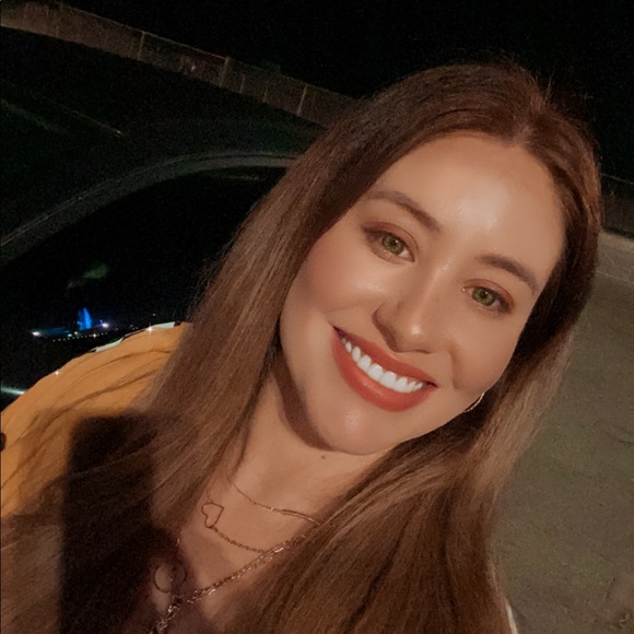 Meet your Posher, Erika - Picture 1 of 1